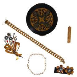Lot de bijoux fantaisie vintage comprena