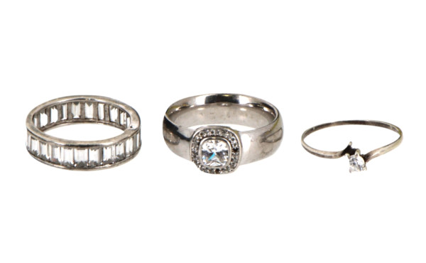 Lot de 3 bagues en argent 925ème et stra
