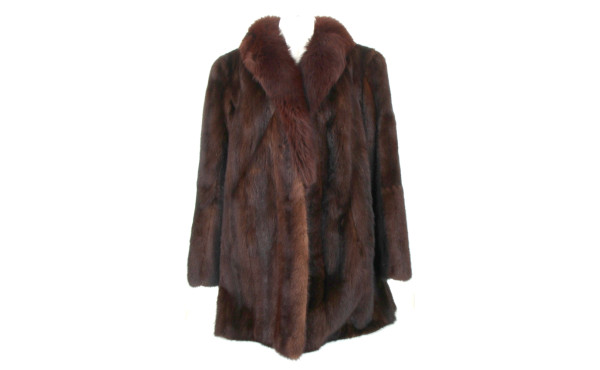 LOCHARDET à QUIMPER - Manteau de vison, 