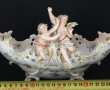 Petite jardinière en porcelaine à décor 