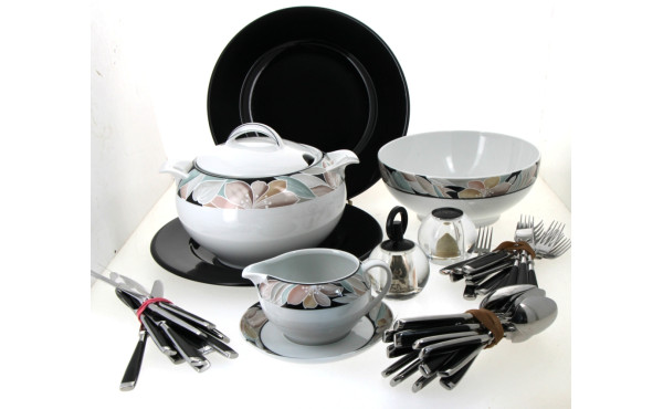 Service de table en porcelaine blanche, 