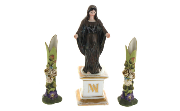 Vierge XIXème en porcelaine blanche, pol