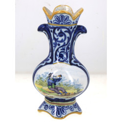 HB Quimper - Vase à décor de sonneur, mo