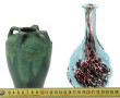 Vase ancien en verre moucheté dans le go