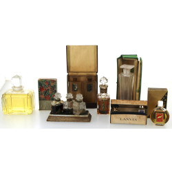 Thème PARFUM - Lot comprenant : un flaco