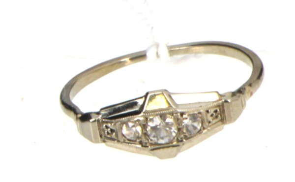 Bague ancienne en or gris 18 cts, poinço