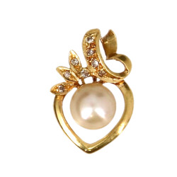 Pendentif en or jaune 18 cts, perle de c