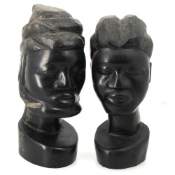 Afrique - Paire de bustes en bois foncé 