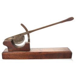 Coupe pain en métal et bois, L 66 cm