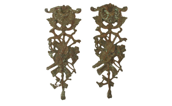 Paire de bronzes d'ameublement anciens à