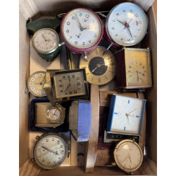 Lot de pendulettes vintages, différentes
