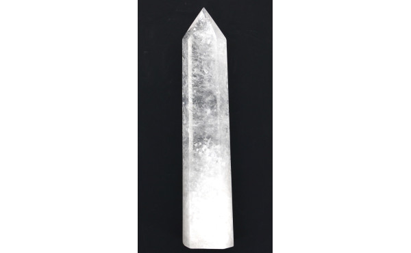 Obélisque en cristal de roche poli, tran