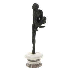 Sujet en bronze "nu fémininin posant sur