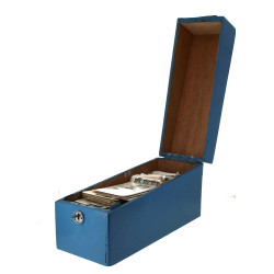 Boite en bois garnie de CPA et qqs CPSM 