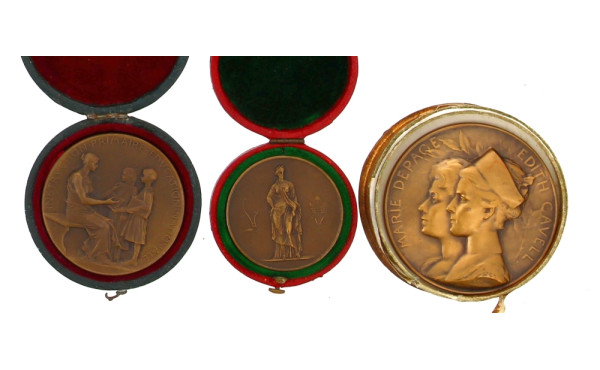 Lot de 3 médailles anciennes en bronze :