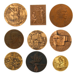 9 médailles de table diverses en bronze