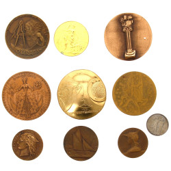 9 médailles de table diverses en bronze 