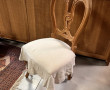Chaise en bois naturel dossier travaillé