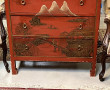 Commode chinoise en laque rouge décor de