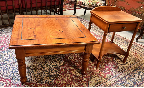 Table basse carrée en pin, H41 x L69 x P