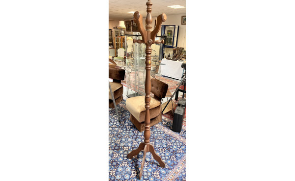 Porte-manteaux en bois