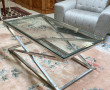 Table basse design en métal chromé et pl