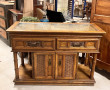 Petit buffet bas en bois stratifié et ro