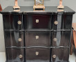 Commode laquée noire façade arbalète, tr