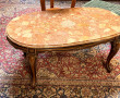 Une table basse plateau marbre : on y jo