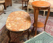 Une table basse plateau marbre : on y jo