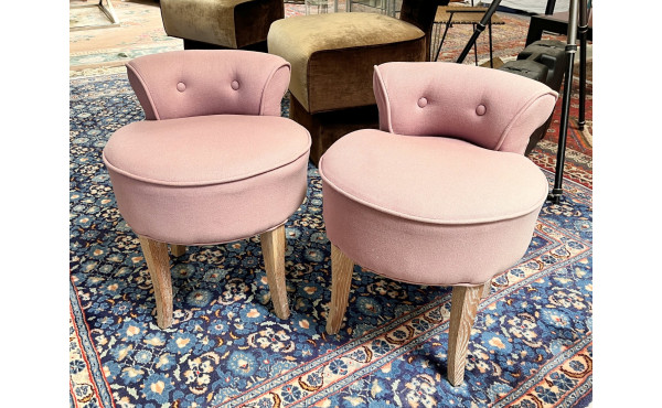 Paire de petites chauffeuses tissu rose,