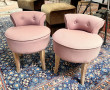 Paire de petites chauffeuses tissu rose,