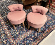 Paire de petites chauffeuses tissu rose,