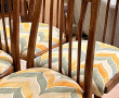 Suite de 4 chaises dossier barreaux