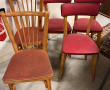 2 séries de chaises en skaï rouge (3 dos