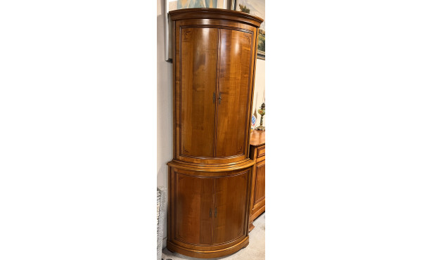 Encoignure ouvrant à 4 portes. H 210 x L