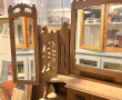 Commode coiffeuse en bois clair ouvrant 
