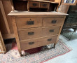 Commode coiffeuse en bois clair ouvrant 