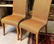 Paire de chaises en bois clair et rotin 