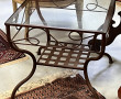 Table basse de format carré en métal et 