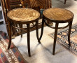 THONET - Paire de tabourets en bois cint