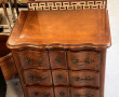 Petite commode ouvrant à 3 tiroirs, faça