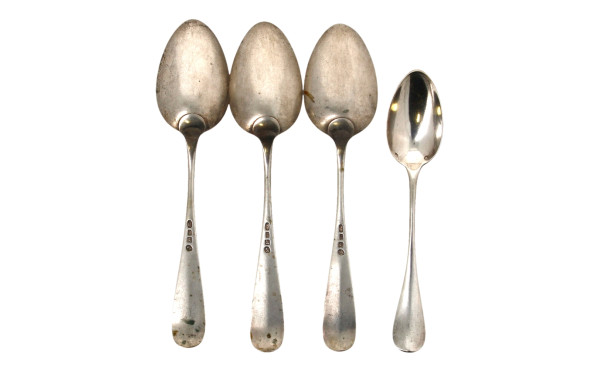 3 cuillères de table en argent étranger,
