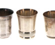 Lot de 5 timbales en métal argenté dont 