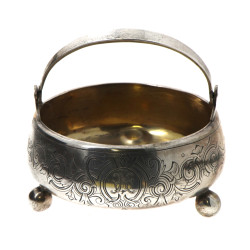 Petit récipient à anse en argent 870ème 