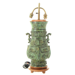 CHINE - Vase en bronze à patine vert ant