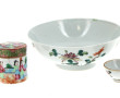 CHINE - 3 porcelaines : Coupe creuse déc