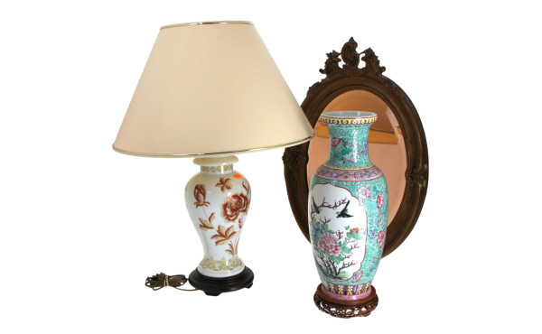 CHINE - Vase en porcelaine à décor d'ois
