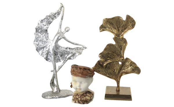 Lot de bibelots modernes : vase en forme