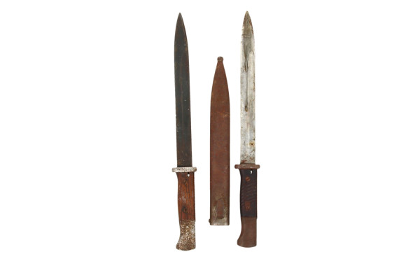 2 baîonnettes type Mauser WWII dont une 